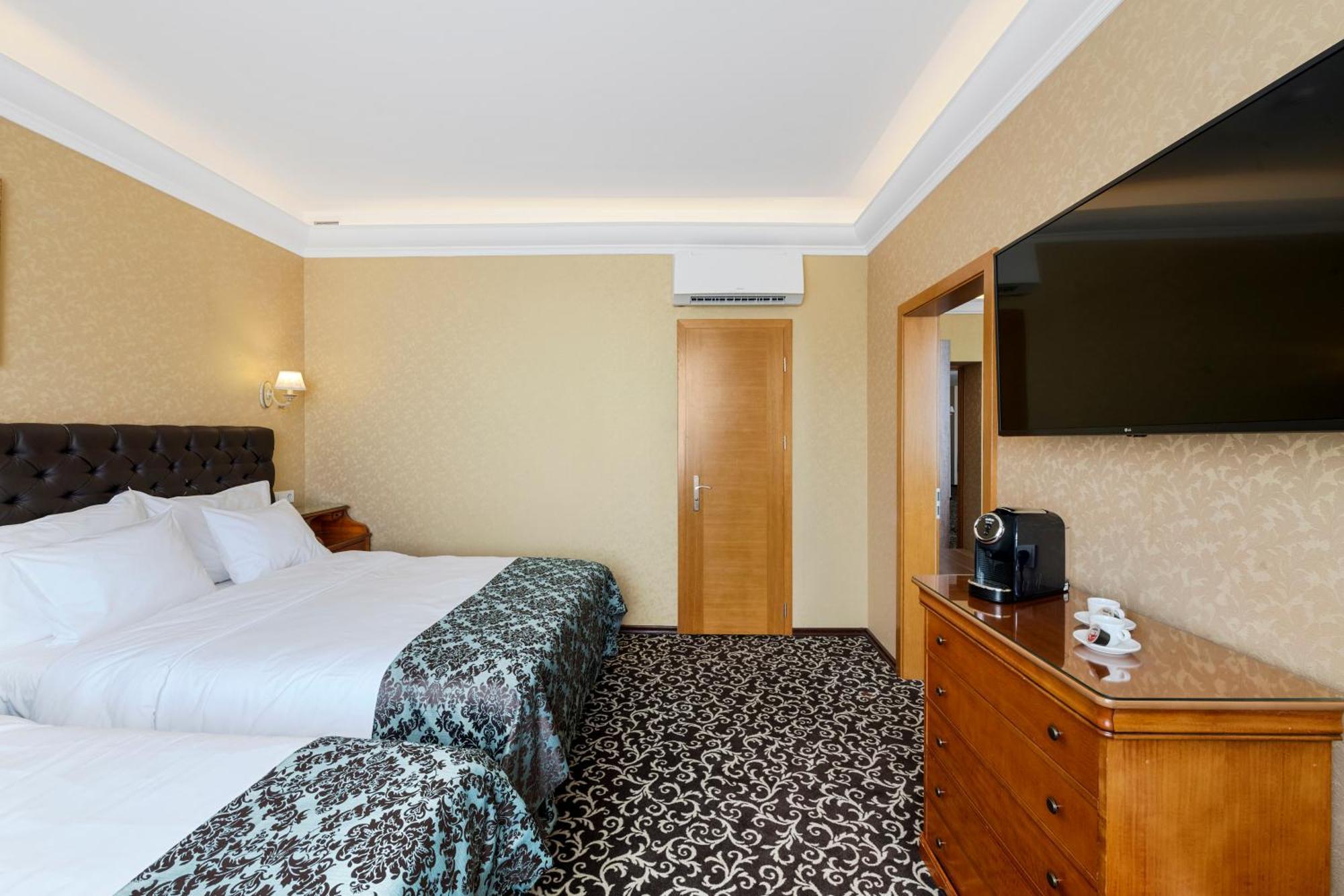 Hotel Jelgava Luaran gambar