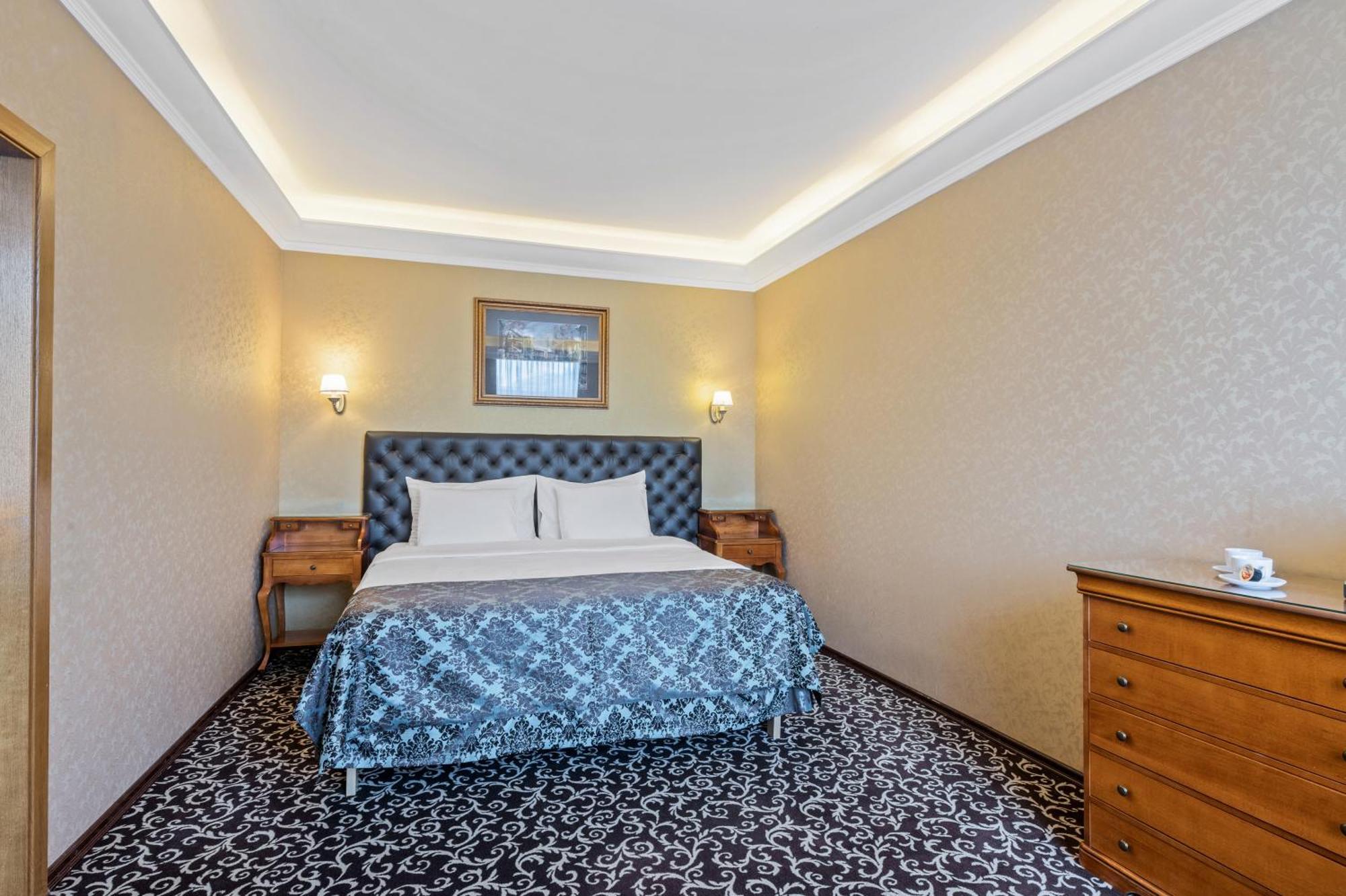 Hotel Jelgava Luaran gambar