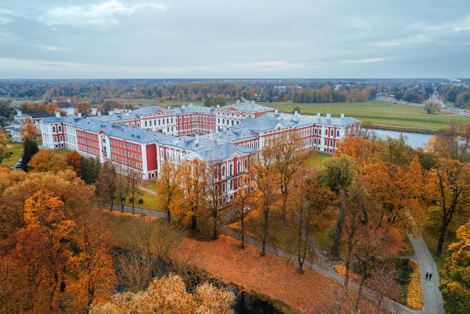 Hotel Jelgava Luaran gambar